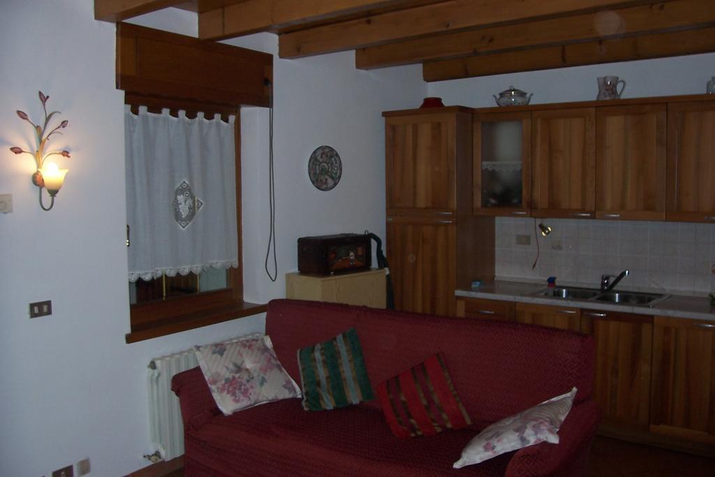 Fabbricato Indipendente Centro Apartman Lozzo Cadore Szoba fotó