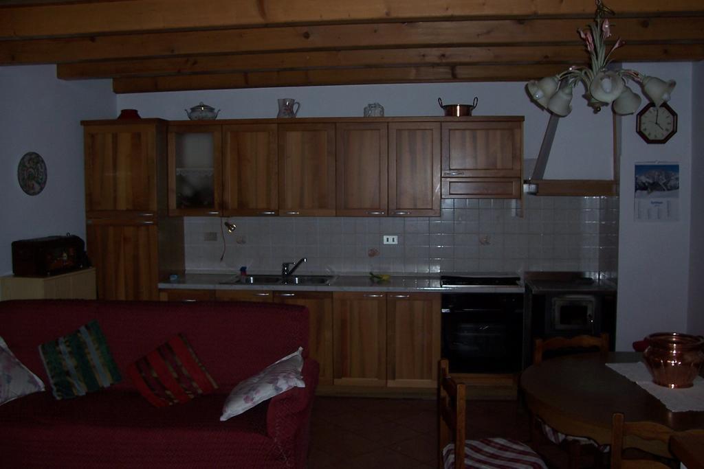 Fabbricato Indipendente Centro Apartman Lozzo Cadore Szoba fotó